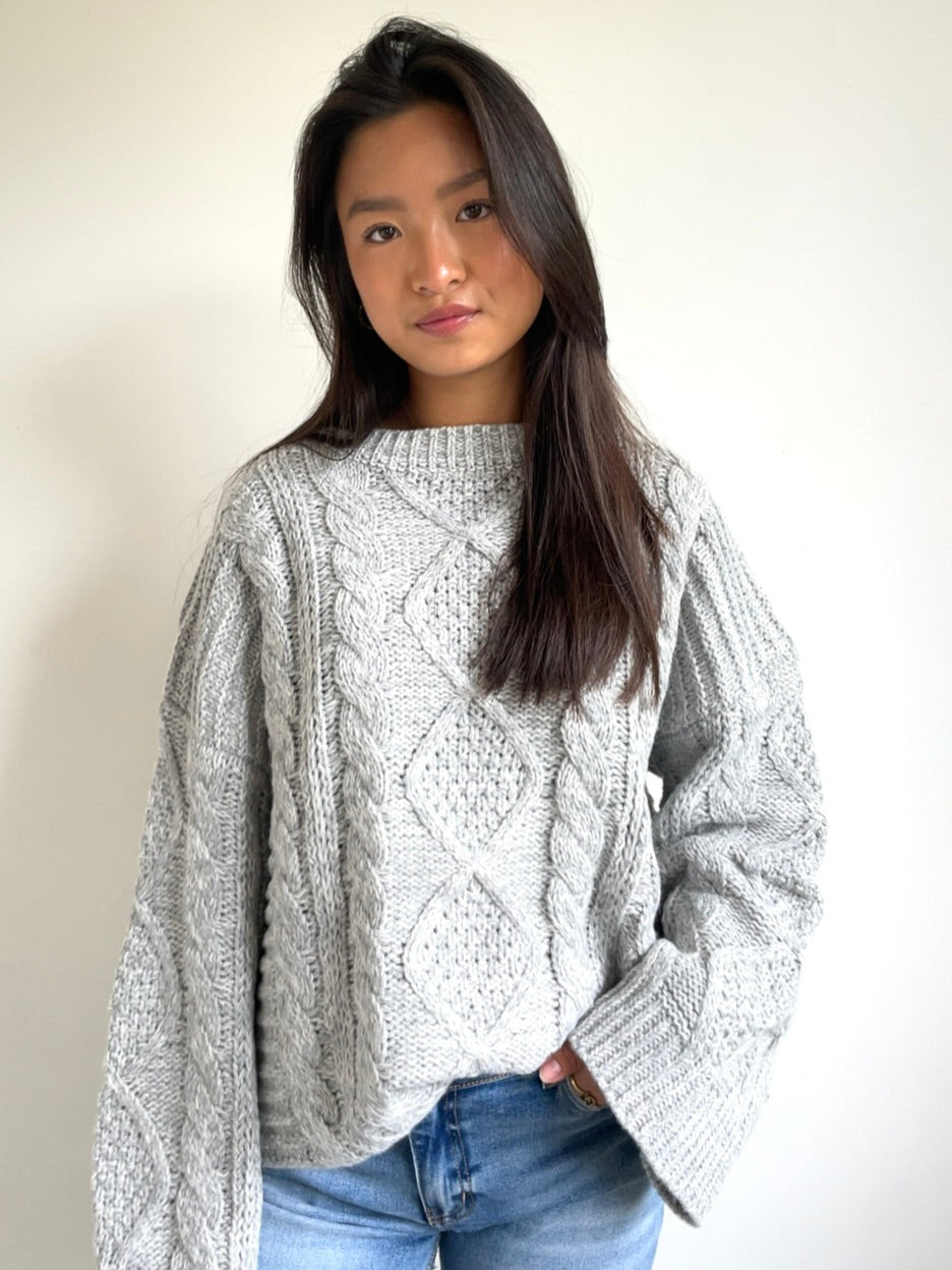 Chunky Cable Knit Light Grey